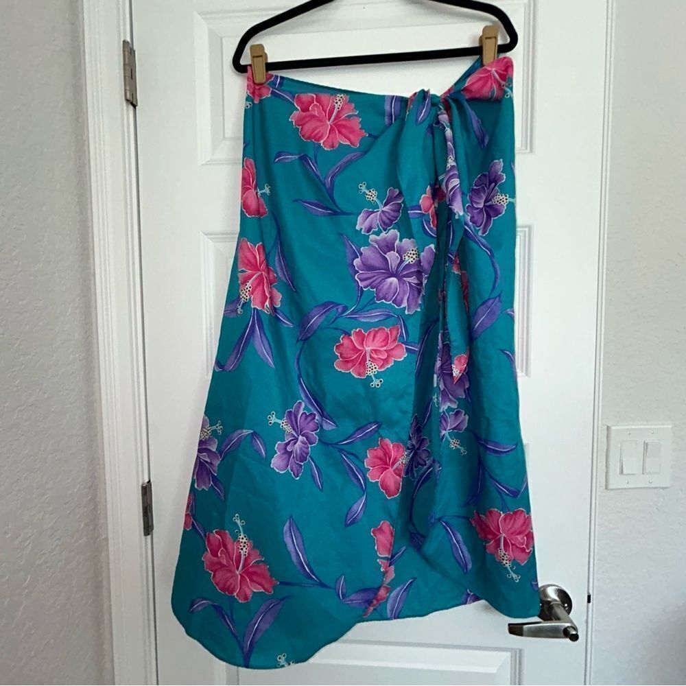 Vintage HiLo Hattie Tropical Hawaiian Floral Print Sarong Wrap Coverup Skirt